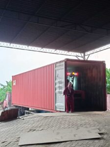 Pine Wood Shaving Loading